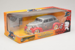 Chevrolet Master Deluxe Dark Silver Metallic Red Jada 1:24 253745012 Metal - imaginea 2 din 3