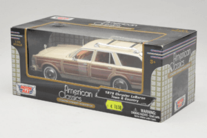 Chrysler LeBaron Town & Country Bej Motormax 1:24 MM7331BG Metal - imaginea 3 din 3