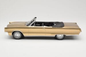 Chrysler Newport Cabriolet Gold Metallic BoS Models 1:18 BOS273 Rășină - imaginea 3 din 6