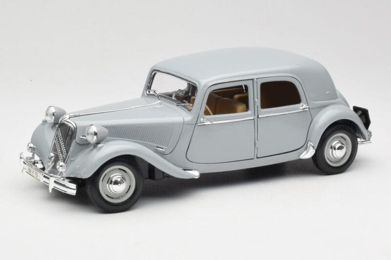 Citroen 15CV 6 Cyl Gri Maisto 1:18 50313 Metal