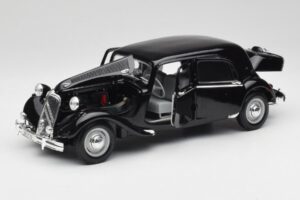 Citroen 15CV 6 Cil Negru Maisto 1:18 31821 Metal - imaginea 2 din 8