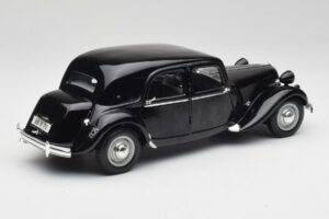Citroen 15CV 6 Cil Negru Maisto 1:18 31821 Metal - imaginea 3 din 8