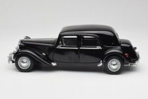 Citroen 15CV 6 Cil Negru Maisto 1:18 31821 Metal - imaginea 4 din 8
