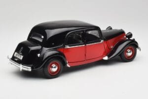 Citroen 15CV 6 Cyl Negru & Roșu Valmy Maisto 1:18 56009 Metal - imaginea 3 din 8