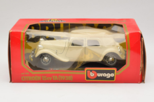 Citroen 15CV Traction Avant Bej Bburago 1:24 1501-B1 Metal