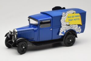 Citroen C4 F Pas de Pneus Trop Petit Albastru Solido 1:18 151235-00 Metal
