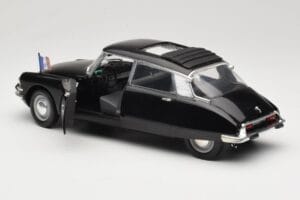 Citroen DS Presidentielle Gri Solido 1:18 8035 Metal - imaginea 5 din 8