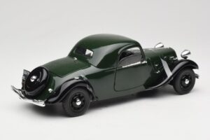 Citroen Traction Avant 11 Coupe Verde Solido 1:18 8179 Metal - imaginea 3 din 8