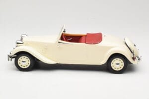Citroen Traction Avant 11B Cabriolet Crem Norev 1:18 181440 Metal - imaginea 3 din 6