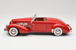 Cord 812 Cabriolet Roșu American Muscle 1:18 32158 Metal - imaginea 4 din 8