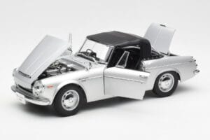 Datsun Fairlady 2000 SR311 Roadster Argintiu AUTOart 1:18 77432 Metal - imaginea 2 din 8