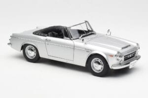 Datsun Fairlady 2000 SR311 Roadster Argintiu AUTOart 1:18 77432 Metal - imaginea 6 din 8