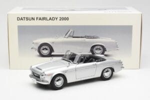 Datsun Fairlady 2000 SR311 Roadster Argintiu AUTOart 1:18 77432 Metal - imaginea 8 din 8