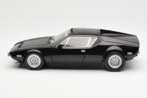 De Tomaso Pantera Negru Kyosho 1:18 08851BK Metal - imaginea 4 din 8