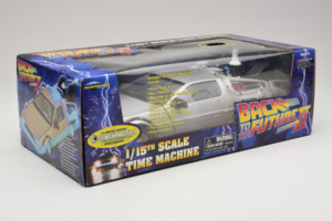 DeLorean DMC-12 Time Machine Back to the Future II Diamond 1:15 210123 Metal - imaginea 2 din 3