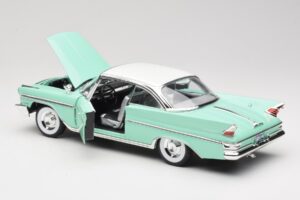 DeSoto Adventurer Verde Road Signature 1:18 92738-R1 Metal - imaginea 5 din 8