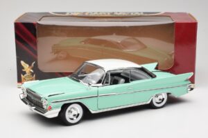 DeSoto Adventurer Verde Road Signature 1:18 92738-R1 Metal - imaginea 8 din 8