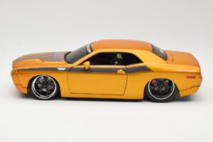 Dodge Challenger Concept Auriu Maisto 1:18 31320 Metal - imaginea 4 din 8