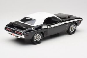 Dodge Challenger R/T Negru & Alb ERTL 1:18 36549 Metal - imaginea 3 din 8
