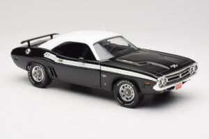 Dodge Challenger R/T Negru & Alb ERTL 1:18 36549 Metal - imaginea 6 din 8