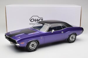 Dodge Challenger R/T Plum Crazy Otto 1:12 G083 Rășină - imaginea 6 din 6