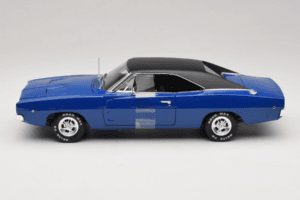 Dodge Charger Christine Mașină de Film Auto World 1:18 AWSS111/06 Metal - imaginea 4 din 8