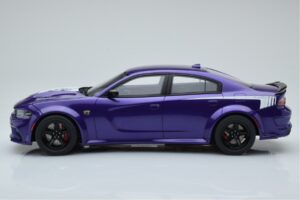 Dodge Charger Super Bee Violet GT Spirit 1:18 GT895 Rășină - imaginea 3 din 6