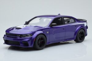 Dodge Charger Super Bee Violet GT Spirit 1:18 GT895 Rășină