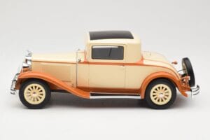 Dodge Eight DG Coupe Bej BoS Models 1:18 BOS289 Rășină - imaginea 3 din 6