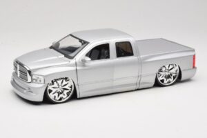 Dodge Ram Tuned Argintiu Jada 1:18 63162-SM Metal