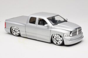 Dodge Ram Tuned Argintiu Jada 1:18 63162-SM Metal - imaginea 6 din 8