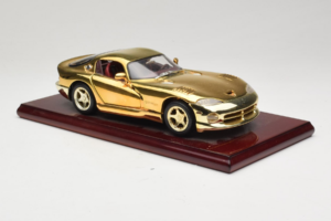 Dodge Viper GTS Gold Plated 23K Maisto 1:18 GP001 Metal - imaginea 6 din 8
