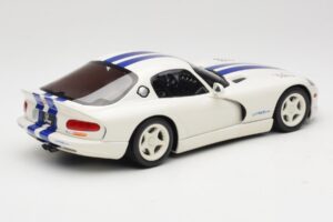 Dodge Viper GTS Stone White GT Spirit 1:18 GT940 Rășină - imaginea 2 din 6