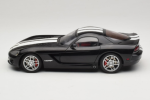 Dodge Viper SRT-10 Coupe Negru AUTOart 1:18 71712 Metal - imaginea 4 din 8