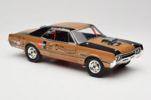 Oldsmobile 442 Hurst Hairy Olds Twin-Engine 4WD 1966 Highway 61 1:18 50089 Metal - imaginea 6 din 8
