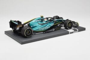 Aston Martin AMR22 Aramco #5 S. Vettel Abu Dhabi GP 2022 Last Race Collector's Edition Minichamps 1:18 117222205 Rășină - imaginea 3 din 7