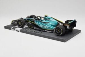 Aston Martin AMR22 Aramco #5 S. Vettel Abu Dhabi GP 2022 Last Race Collector's Edition Minichamps 1:18 117222205 Rășină - imaginea 5 din 7