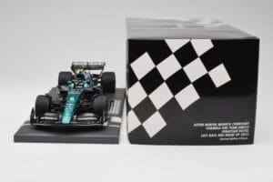 Aston Martin AMR22 Aramco #5 S. Vettel Abu Dhabi GP 2022 Last Race Collector's Edition Minichamps 1:18 117222205 Rășină - imaginea 6 din 7
