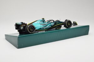 Aston Martin AMR22 #5 S. Vettel Last Race Abu Dhabi GP 2022 Minichamps 1:18 147222205 Rășină - imaginea 3 din 7