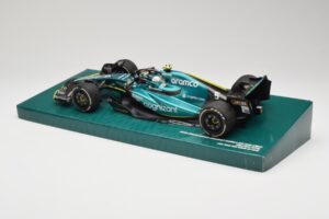 Aston Martin AMR22 #5 S. Vettel Last Race Abu Dhabi GP 2022 Minichamps 1:18 147222205 Rășină - imaginea 5 din 7