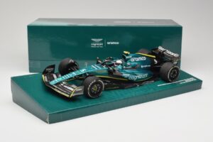 Aston Martin AMR22 #5 S. Vettel Last Race Abu Dhabi GP 2022 Minichamps 1:18 147222205 Rășină - imaginea 7 din 7