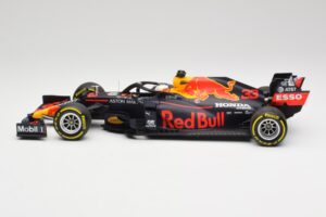 Aston Martin Red Bull Racing RB16 #33 M. Verstappen Abu Dhabi GP Winner 2020 Minichamps 1:18 110201733 Metal - imaginea 3 din 7