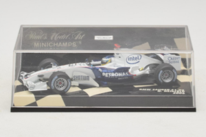 BMW Sauber F1.06 #16 N. Heidfeld BMW Sauber F1 Team 2006 Minichamps 1:43 400060016 Metal - imaginea 4 din 5