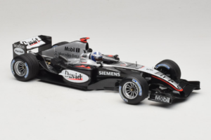 McLaren MP4/19 Mercedes D. Coulthard F1 2004 Minichamps 1:18 530041805 Metal - imaginea 4 din 7