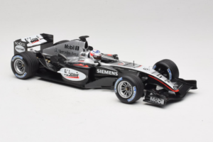 McLaren MP4/19 Mercedes K. Raikkonen F1 2004 Minichamps 1:18 530041806 Metal - imaginea 4 din 7