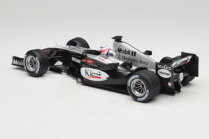 McLaren MP4/19 Mercedes K. Raikkonen F1 2004 Minichamps 1:18 530041806 Metal - imaginea 5 din 7