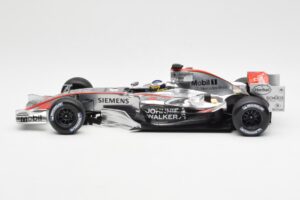 McLaren Mercedes MP4-21 P. de la Rosa F1 Showcar 2006 Minichamps 1:18 B66962346 Metal - imaginea 3 din 6