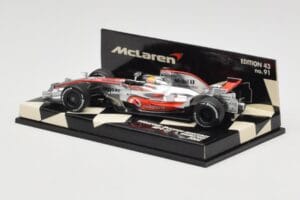 McLaren Mercedes MP4-23 #22 L. Hamilton Race Car 2008 Minichamps 1:43 530084322 Metal - imaginea 3 din 5