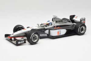 McLaren MP4/13 #8 M. Hakkinen F1 World Champion 1998 Minichamps 1:18 18690008 Metal