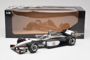 McLaren MP4/13 #8 M. Hakkinen F1 World Champion 1998 Minichamps 1:18 18690008 Metal - imaginea 6 din 7